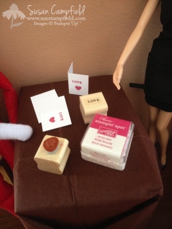 Elf on the shelf stamping with demonstrator Barbie1-imp