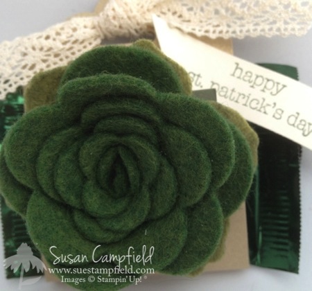 Irish Spiral Rose Wool Felt pin with Scalloped Tag Topper Treat Holder3-imp