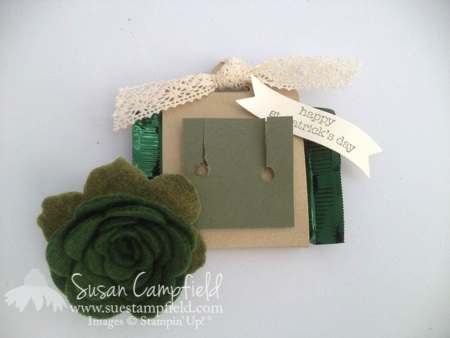 Irish Spiral Rose Wool Felt pin with Scalloped Tag Topper Treat Holder6-imp